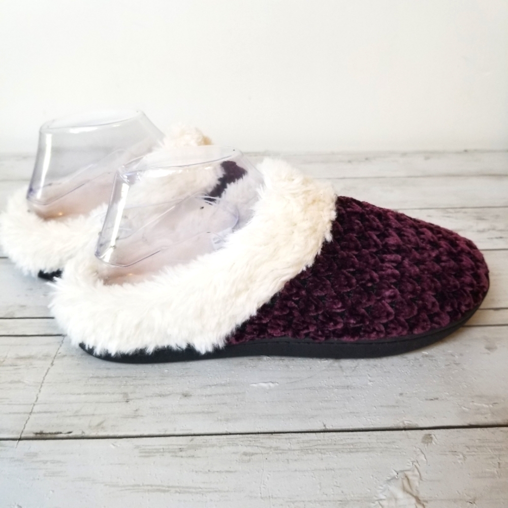 Isotoner Antimicrobial Eco-Comfort Faux Fur Popcorn Chenille Slippers NWT